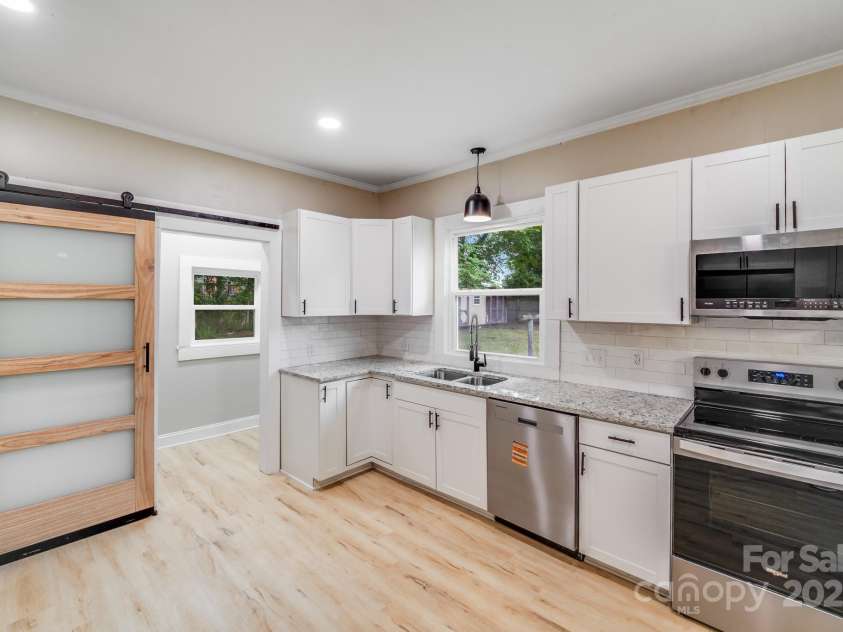 238 Academy Avenue, Concord, NC 28025.  MLS# CAR4280735, YatesRealty ID 34729. Kitchen