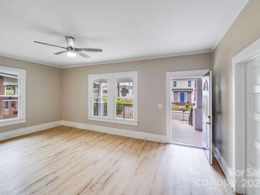 238 Academy Avenue, Concord, NC 28025.  MLS# CAR4280735, YatesRealty ID 34729. Living Room