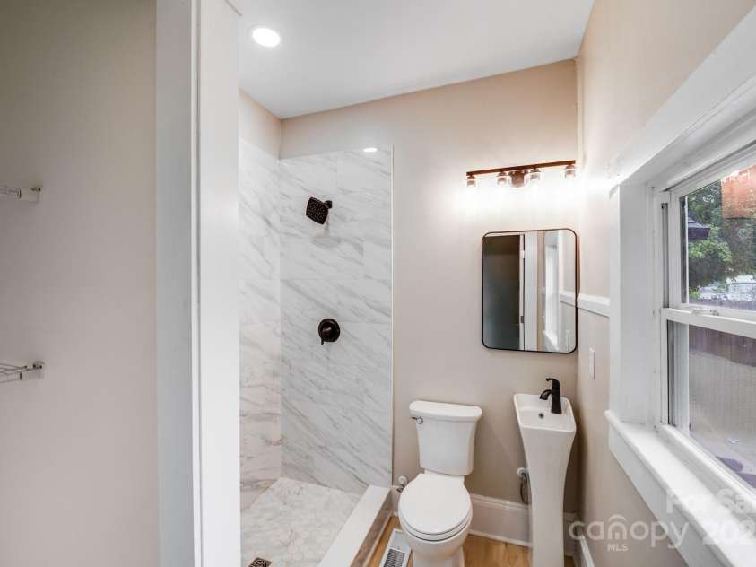 238 Academy Avenue, Concord, NC 28025.  MLS# CAR4280735, YatesRealty ID 34729. Primary Bath