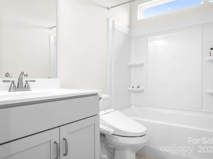 12928 Aberdeen Park Drive, Huntersville, NC 28078.  MLS# CAR4325509, YatesRealty ID 3473. Full Bathroom Upstairs in 3rd Bedroom.