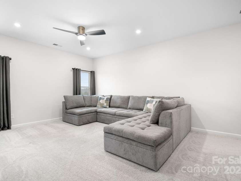 12928 Aberdeen Park Drive, Huntersville, NC 28078.  MLS# CAR4325509, YatesRealty ID 3473. Large Loft Area.