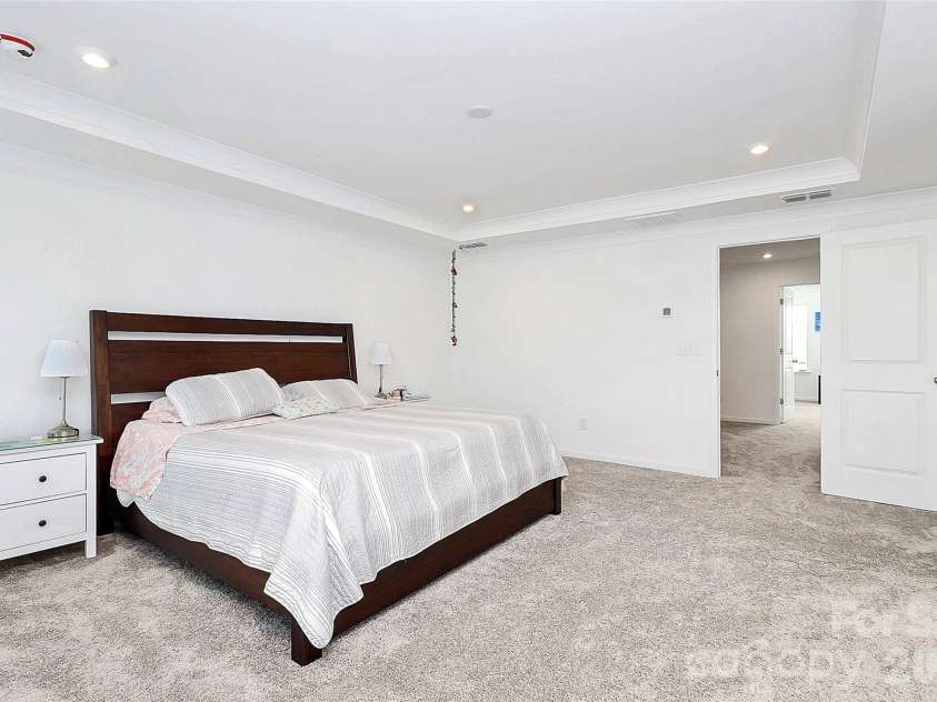 13140 Sudwick Lane, Charlotte, NC 28278.  MLS# CAR4343170, YatesRealty ID 3473. 