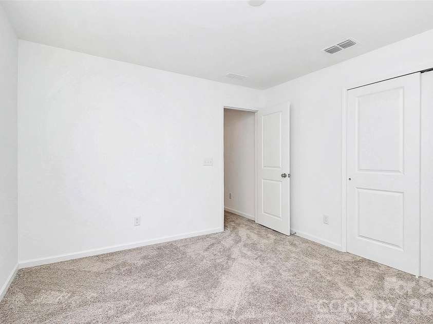 13140 Sudwick Lane, Charlotte, NC 28278.  MLS# CAR4343170, YatesRealty ID 3473. 