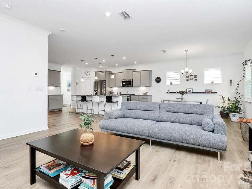 13140 Sudwick Lane, Charlotte, NC 28278.  MLS# CAR4343170, YatesRealty ID 3473. 