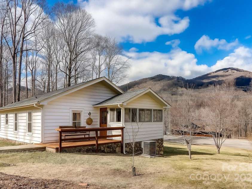 1639 Soco Road, Maggie Valley, NC 28751.  MLS# CAR4321917, YatesRealty ID 3473. 