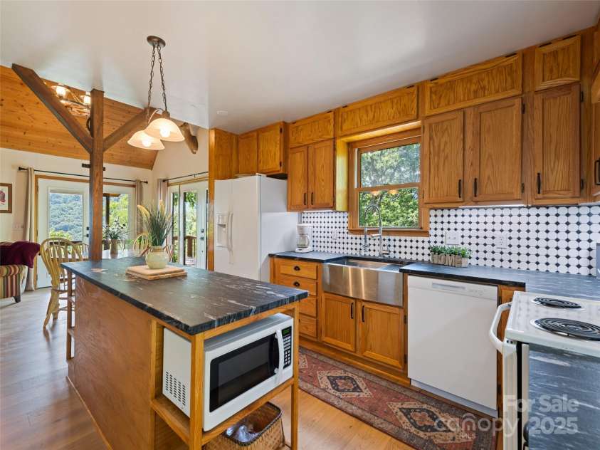 144 Avant Road, Canton, NC 28716.  MLS# CAR4295790, YatesRealty ID 34730. 