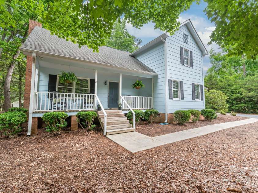 7012 Knotty Pine Road, Waxhaw, NC 28173.  MLS# CAR4388144, YatesRealty ID 34730. 