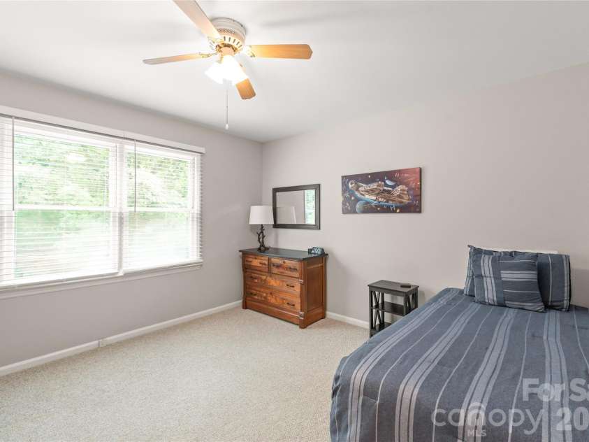 7012 Knotty Pine Road, Waxhaw, NC 28173.  MLS# CAR4388144, YatesRealty ID 34730. Bedromo 3