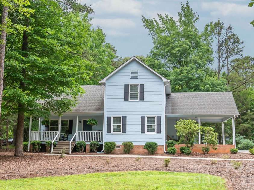 7012 Knotty Pine Road, Waxhaw, NC 28173.  MLS# CAR4388144, YatesRealty ID 34730. Welcome home to this amazing farmhome on a fantastic lot. 