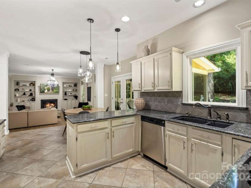 10701 Spring Camp Way, Charlotte, NC 28277.  MLS# CAR4286073, YatesRealty ID 34731. 