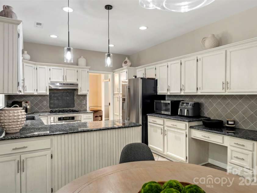10701 Spring Camp Way, Charlotte, NC 28277.  MLS# CAR4286073, YatesRealty ID 34731. 