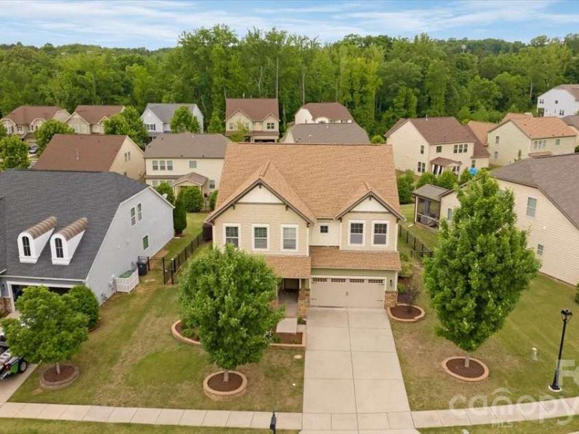 17534 Austins Creek Drive, Charlotte, NC 28278.  MLS# CAR4388620, YatesRealty ID 34731. 