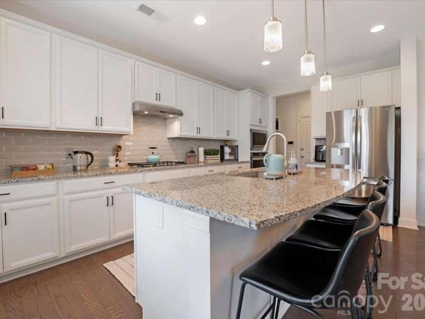 17534 Austins Creek Drive, Charlotte, NC 28278.  MLS# CAR4388620, YatesRealty ID 34731. 