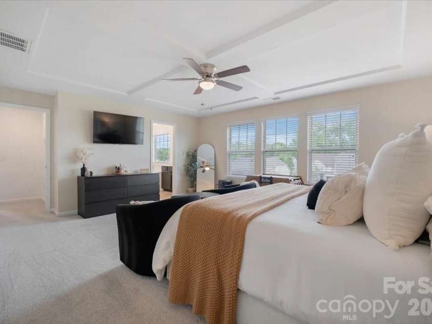 17534 Austins Creek Drive, Charlotte, NC 28278.  MLS# CAR4388620, YatesRealty ID 34731. 