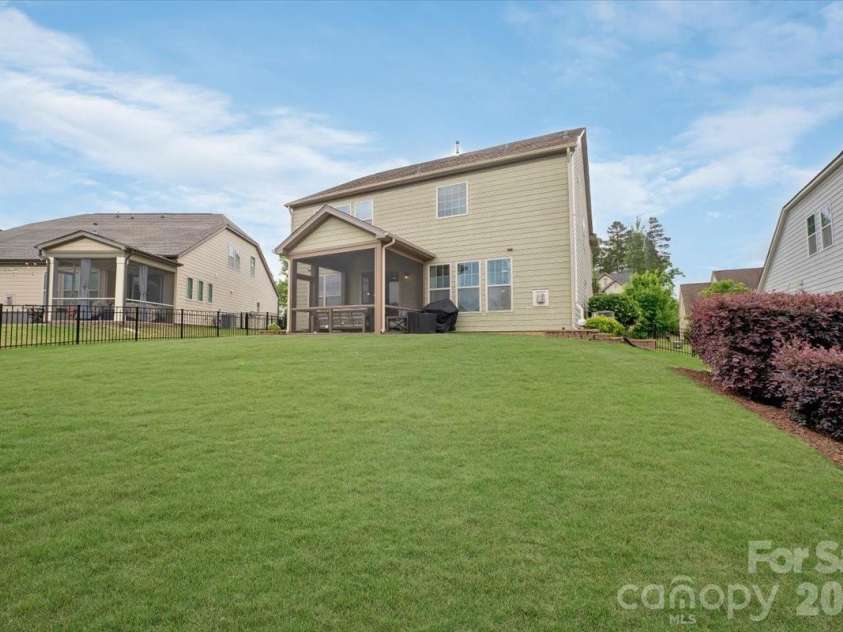 17534 Austins Creek Drive, Charlotte, NC 28278.  MLS# CAR4388620, YatesRealty ID 34731. 