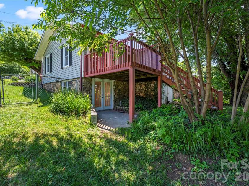 142 Substation Road, Canton, NC 28716.  MLS# CAR4395997, YatesRealty ID 34733. 