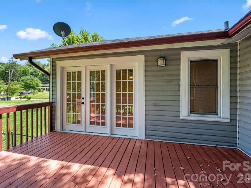 142 Substation Road, Canton, NC 28716.  MLS# CAR4395997, YatesRealty ID 34733. 