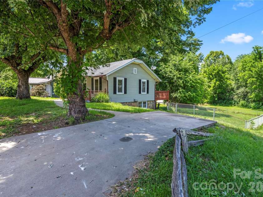 142 Substation Road, Canton, NC 28716.  MLS# CAR4395997, YatesRealty ID 34733. 