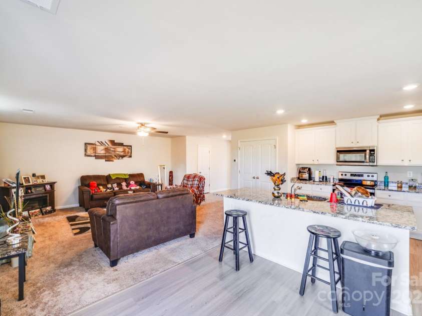 611 Maddox Drive, Shelby, NC 28152.  MLS# CAR4281912, YatesRealty ID 34733. 