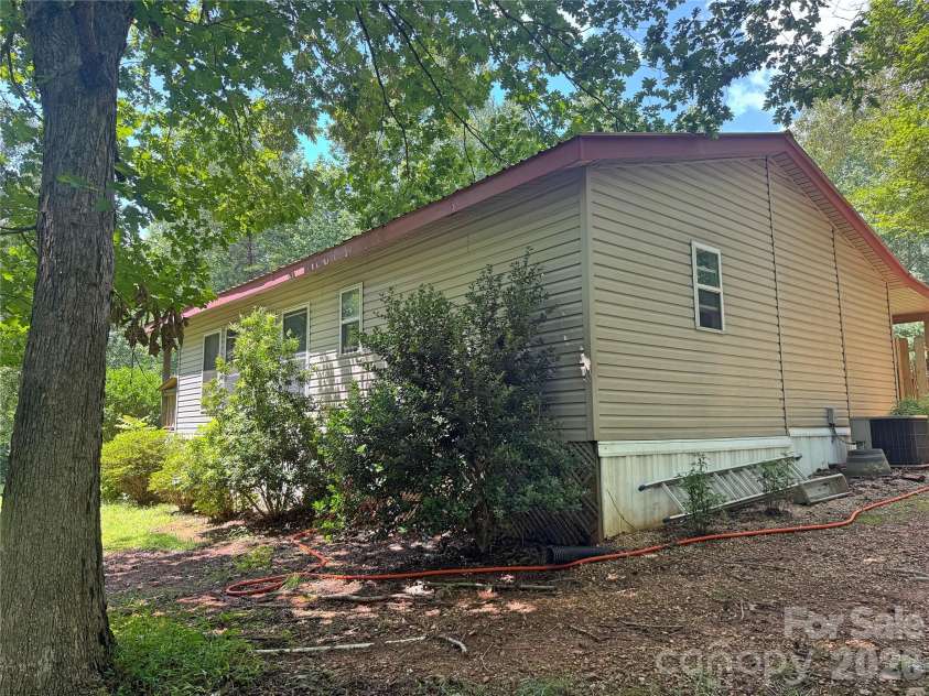 173 Croom Hollow Drive, Nebo, NC 28761.  MLS# CAR4399515, YatesRealty ID 34735. 