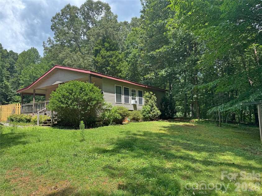 173 Croom Hollow Drive, Nebo, NC 28761.  MLS# CAR4399515, YatesRealty ID 34735. 