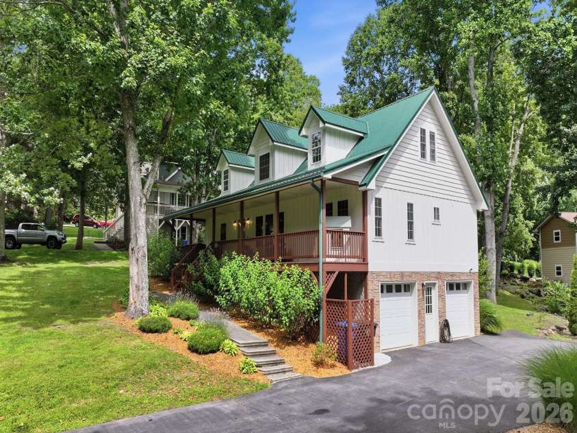 248 Brannon Forest Drive, Waynesville, NC 28785.  MLS# CAR4389917, YatesRealty ID 34736. 