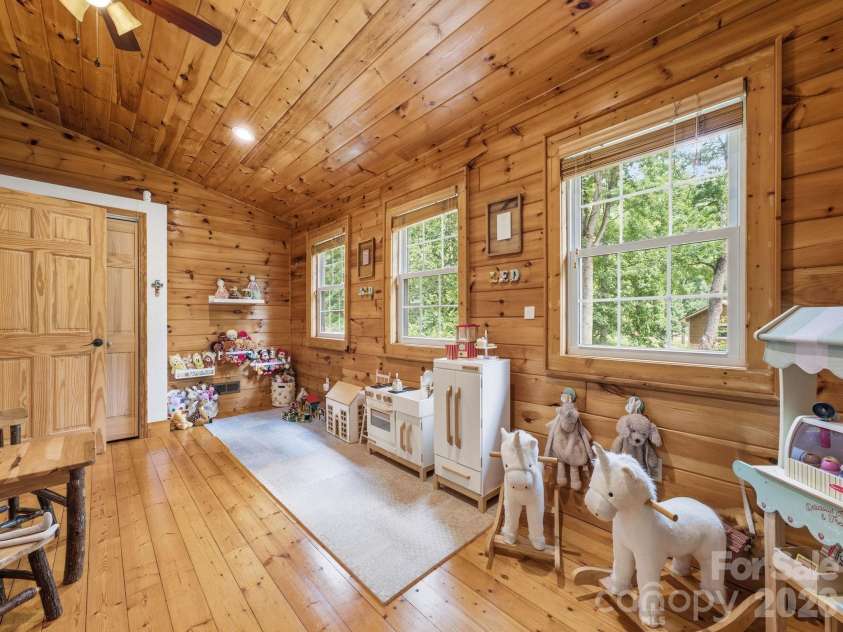 248 Brannon Forest Drive, Waynesville, NC 28785.  MLS# CAR4389917, YatesRealty ID 34736. 