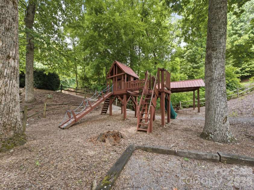 248 Brannon Forest Drive, Waynesville, NC 28785.  MLS# CAR4389917, YatesRealty ID 34736. 