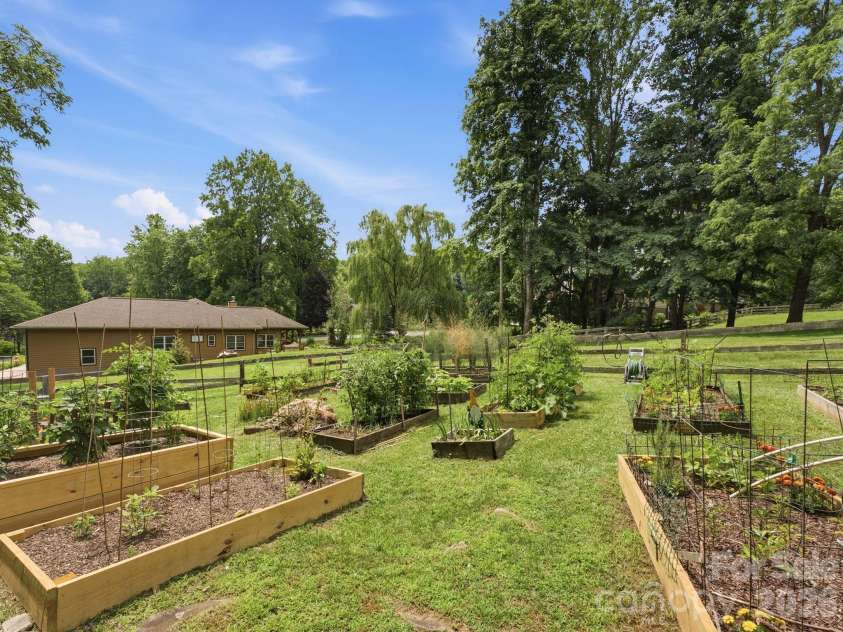 248 Brannon Forest Drive, Waynesville, NC 28785.  MLS# CAR4389917, YatesRealty ID 34736. 