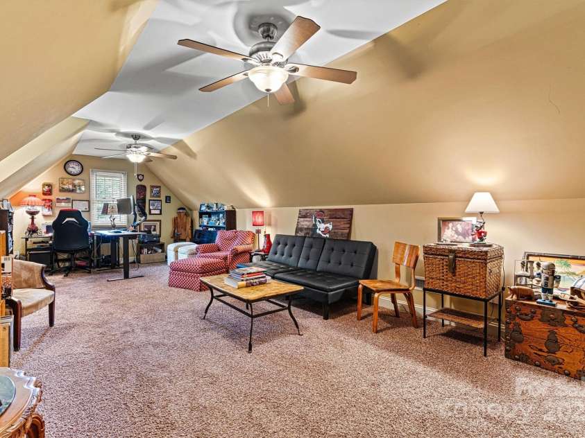 6212 Hayden Drive, Hickory, NC 28601.  MLS# CAR4283488, YatesRealty ID 34736. Bonus Room/Window View