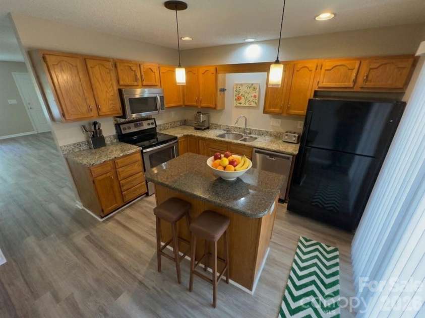 3103 Summercroft Lane, Charlotte, NC 28269.  MLS# CAR4399477, YatesRealty ID 34737. 