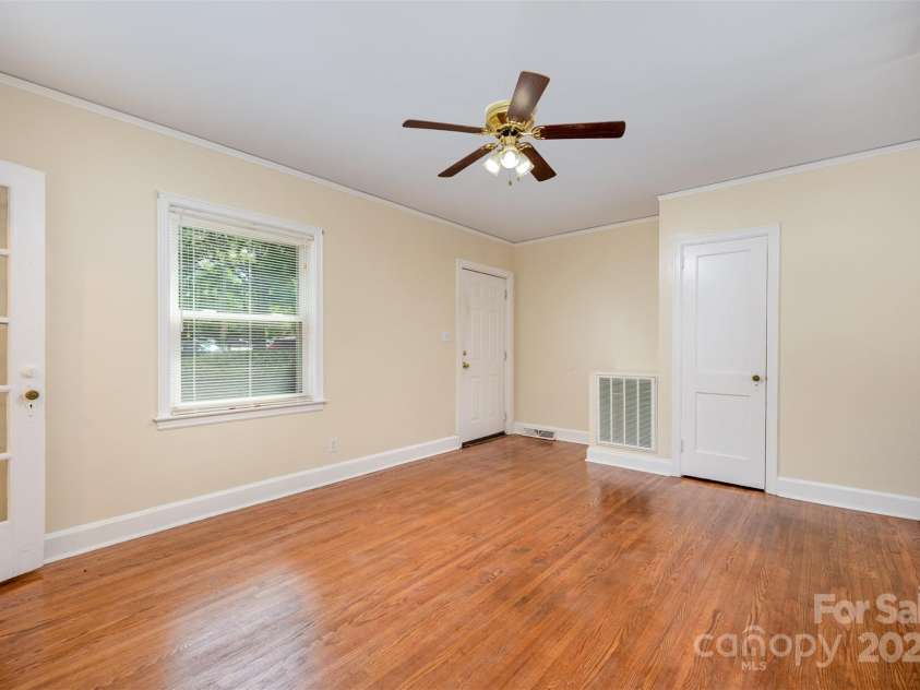 3154 Dublin Road, Charlotte, NC 28208.  MLS# CAR4288697, YatesRealty ID 34737. 