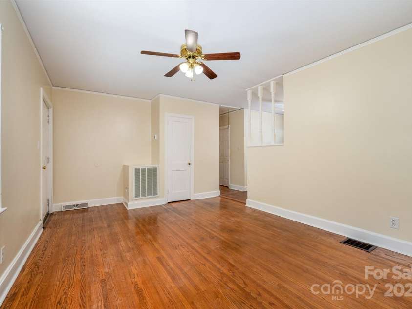 3154 Dublin Road, Charlotte, NC 28208.  MLS# CAR4288697, YatesRealty ID 34737. 
