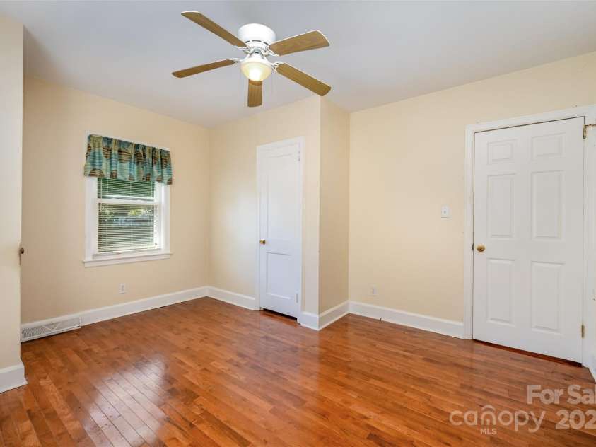3154 Dublin Road, Charlotte, NC 28208.  MLS# CAR4288697, YatesRealty ID 34737. 