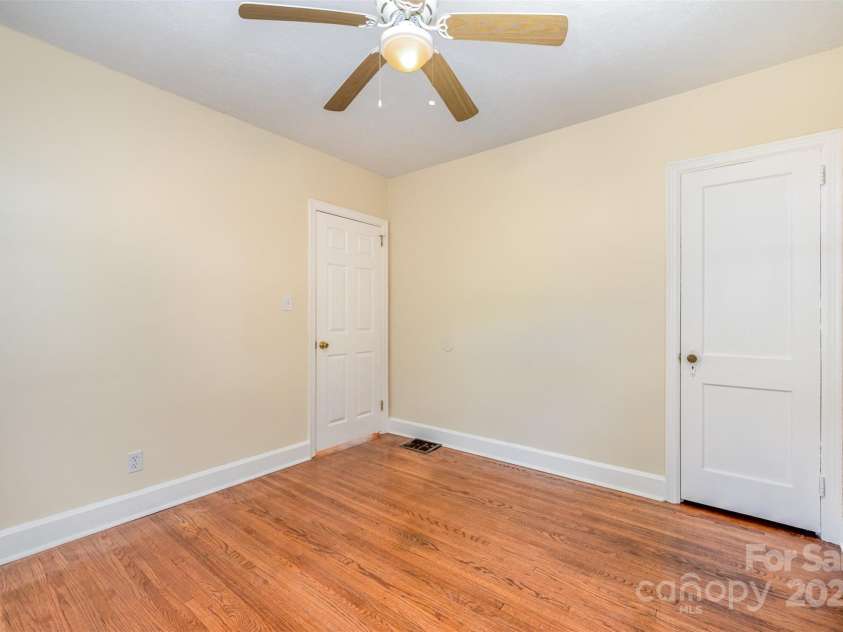 3154 Dublin Road, Charlotte, NC 28208.  MLS# CAR4288697, YatesRealty ID 34737. 