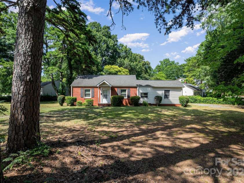 3154 Dublin Road, Charlotte, NC 28208.  MLS# CAR4288697, YatesRealty ID 34737. 