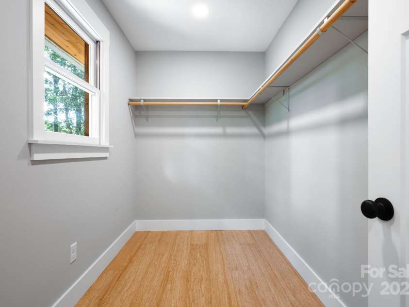 15 Pine Ridge Court, Fletcher, NC 28732.  MLS# CAR4292074, YatesRealty ID 34739. Primary Walk-in Closet