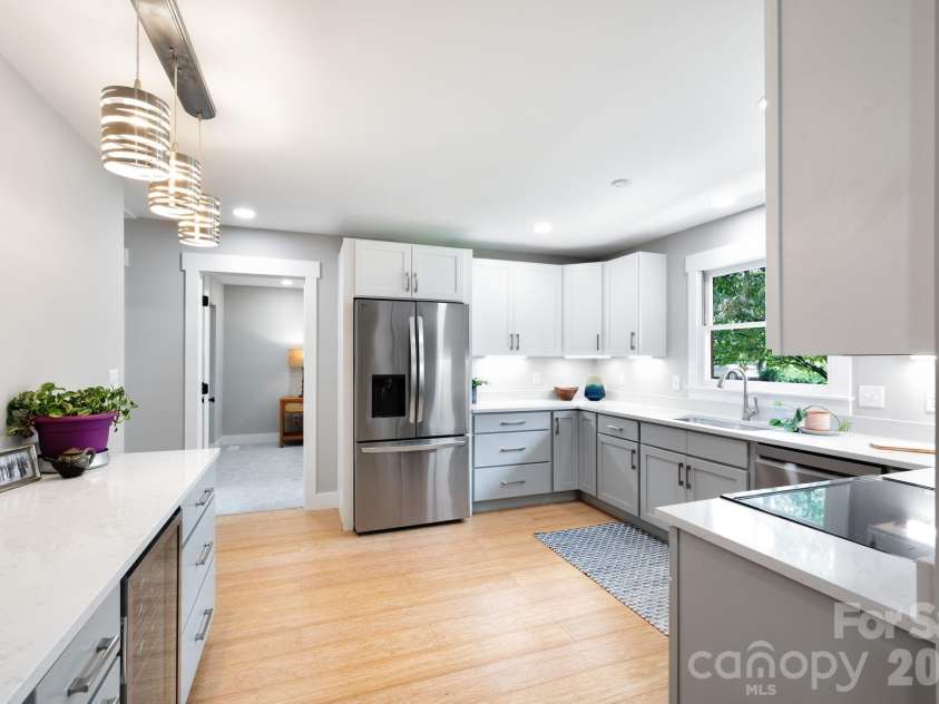 15 Pine Ridge Court, Fletcher, NC 28732.  MLS# CAR4338257, YatesRealty ID 34739. Beautifully Renovated Kitchen