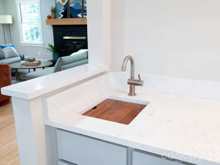 15 Pine Ridge Court, Fletcher, NC 28732.  MLS# CAR4338257, YatesRealty ID 34739. Wet Bar Sink