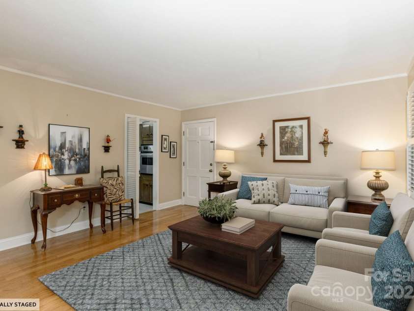 102 Boyd Drive, Flat Rock, NC 28731.  MLS# CAR4280790, YatesRealty ID 3474. 