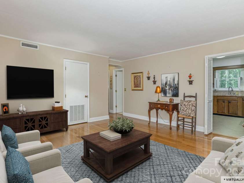 102 Boyd Drive, Flat Rock, NC 28731.  MLS# CAR4280790, YatesRealty ID 3474. 