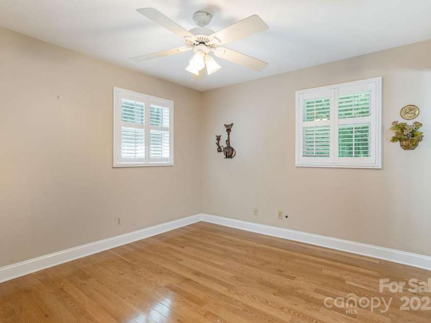 102 Boyd Drive, Flat Rock, NC 28731.  MLS# CAR4280790, YatesRealty ID 3474. 