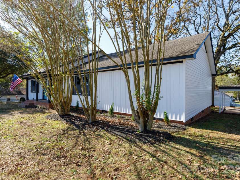 1554 Lynwood Drive, Lancaster, SC 29720.  MLS# CAR4197311, YatesRealty ID 3474. 