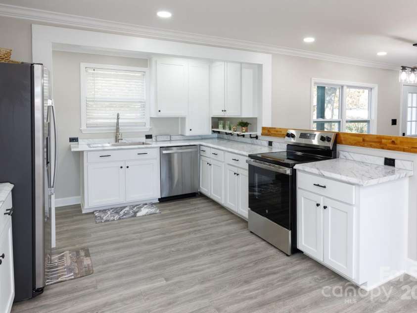1554 Lynwood Drive, Lancaster, SC 29720.  MLS# CAR4197311, YatesRealty ID 3474. 