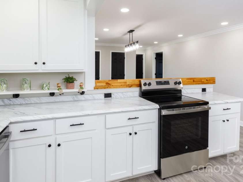 1554 Lynwood Drive, Lancaster, SC 29720.  MLS# CAR4197311, YatesRealty ID 3474. 