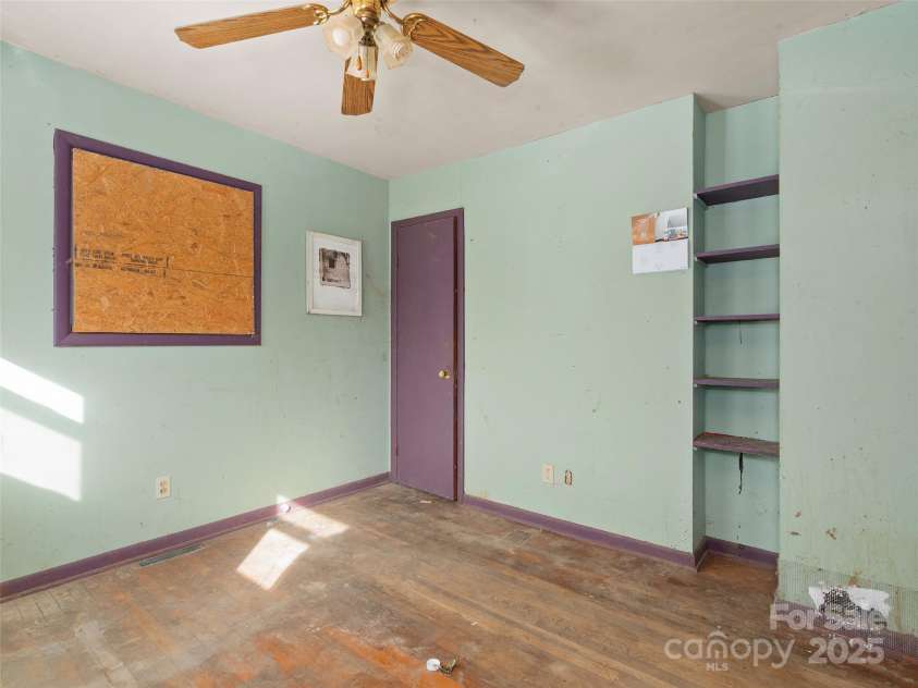 36 Lambert Lane, Canton, NC 28716.  MLS# CAR4334299, YatesRealty ID 3474. 