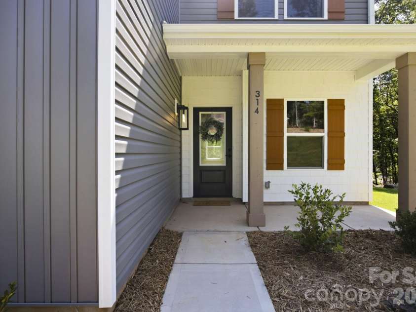 314 North Street, Dallas, NC 28034.  MLS# CAR4397910, YatesRealty ID 34740. 