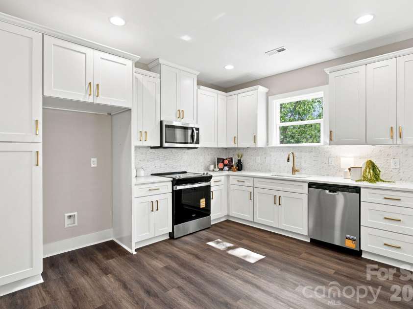 314 North Street, Dallas, NC 28034.  MLS# CAR4397910, YatesRealty ID 34740. 