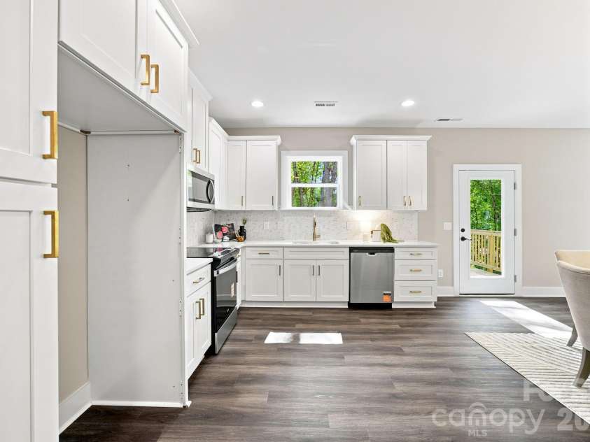 314 North Street, Dallas, NC 28034.  MLS# CAR4397910, YatesRealty ID 34740. 
