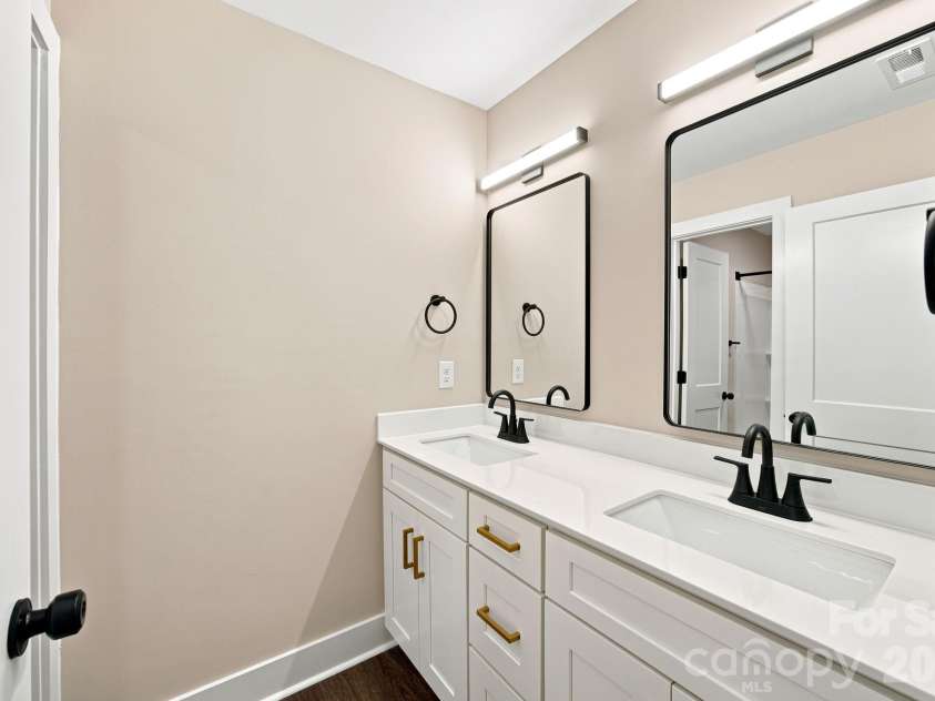 314 North Street, Dallas, NC 28034.  MLS# CAR4397910, YatesRealty ID 34740. 